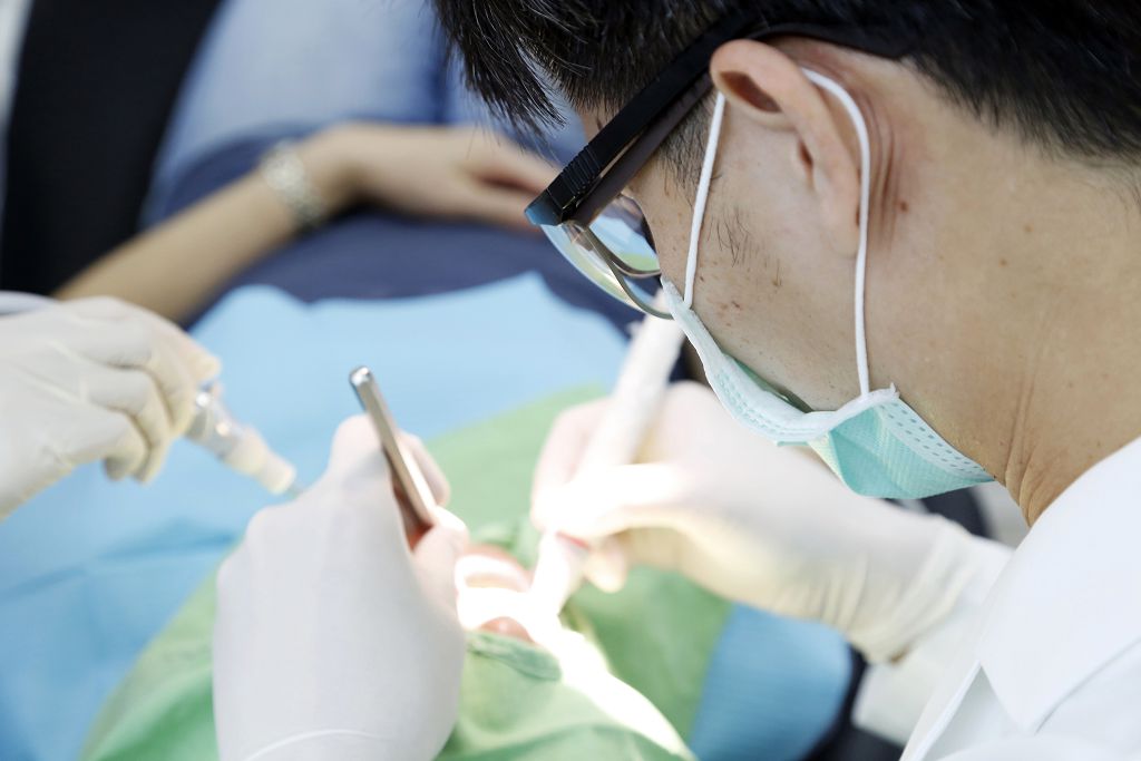 【補牙】牙醫為什麼較推薦3D齒雕？3D齒雕與傳統牙套哪裡不同？