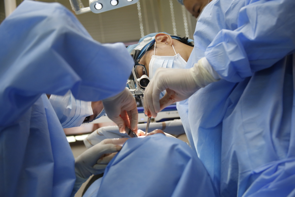 在人工植牙以前你一定認知的「人工植牙流程」