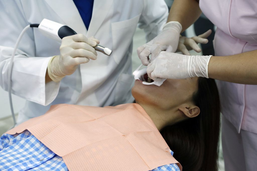 哪種缺牙狀況需要人工植牙？一起講解人工植牙的優缺點＆費用